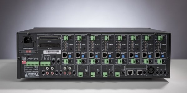 UMM 8800 - Rückansicht